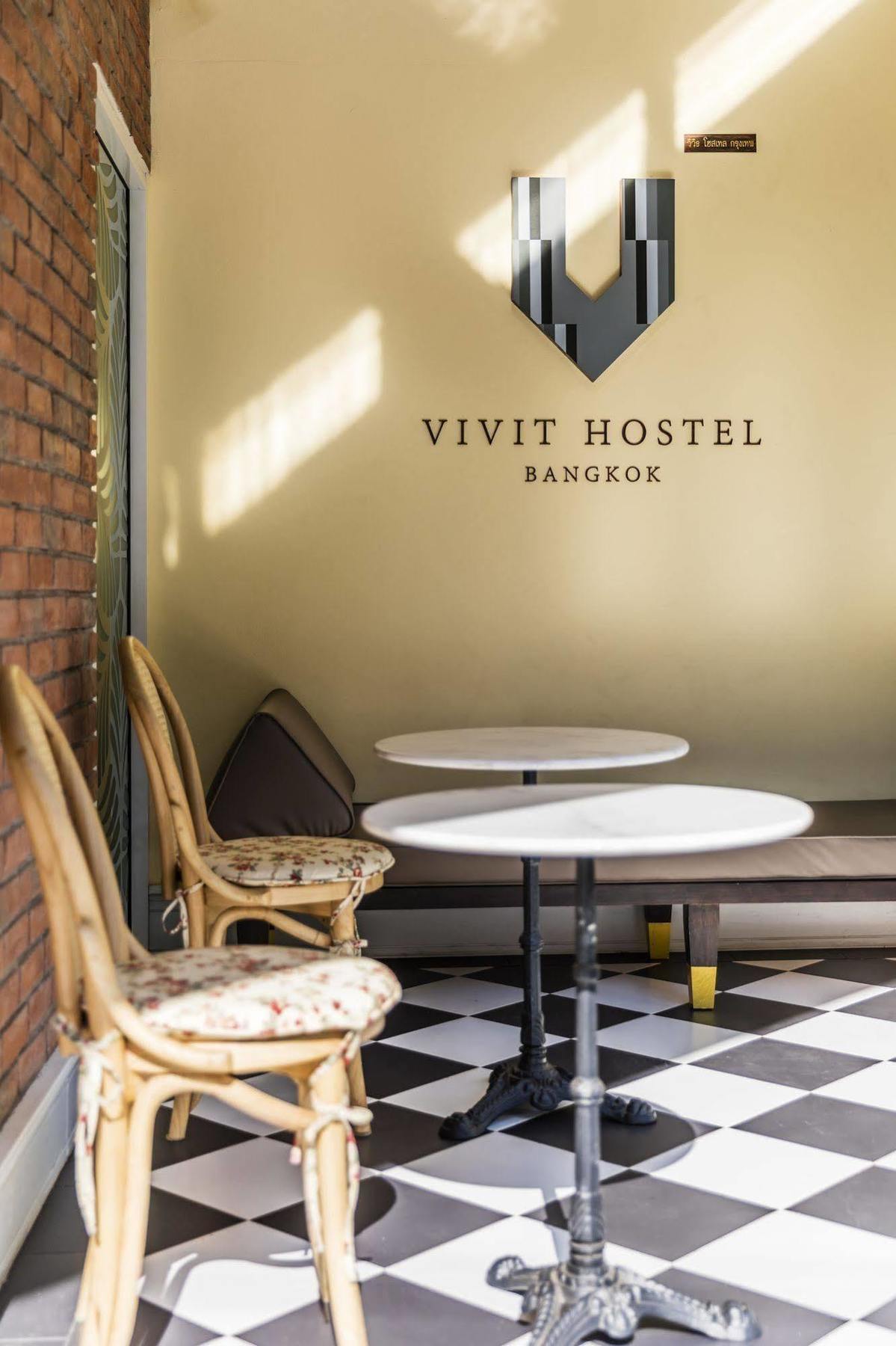 Vivit Hostel Bangkok Buitenkant foto